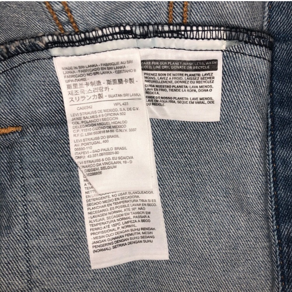 NWT Levi's Original Trucker Jacket in Medium Wash - Picture 9 of 13